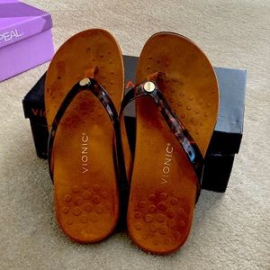 Vionic thong sandal